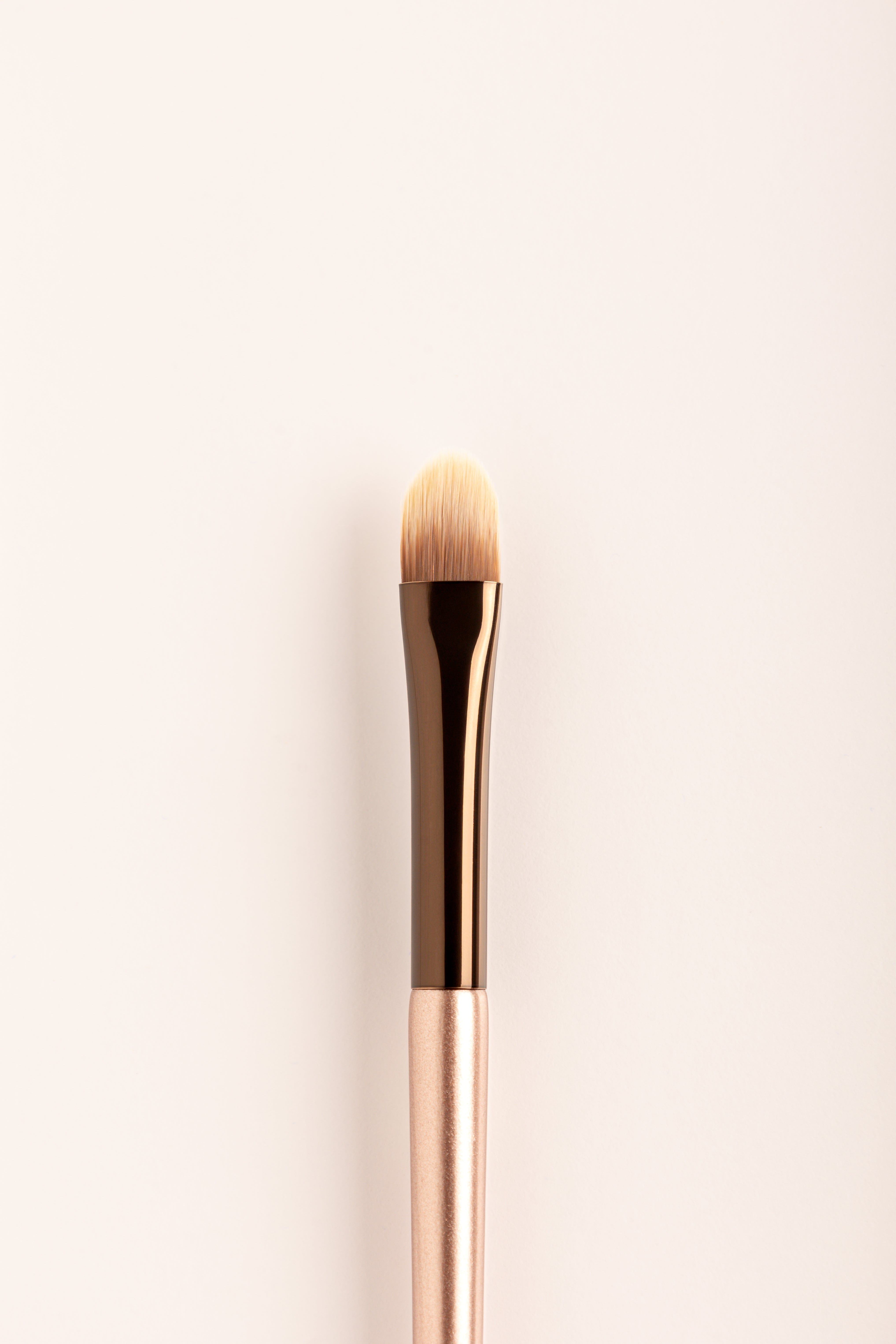 Cut Crease Brush 01