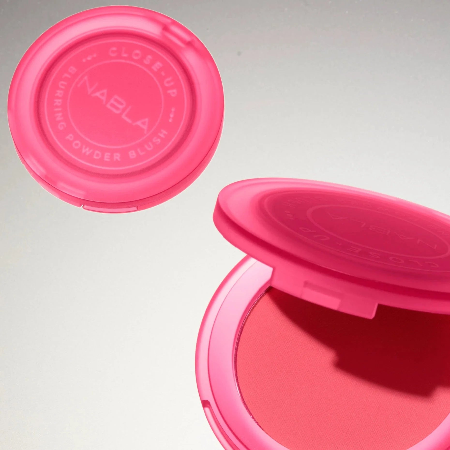 CLOSE-UP BLURRING POWDER BLUSH